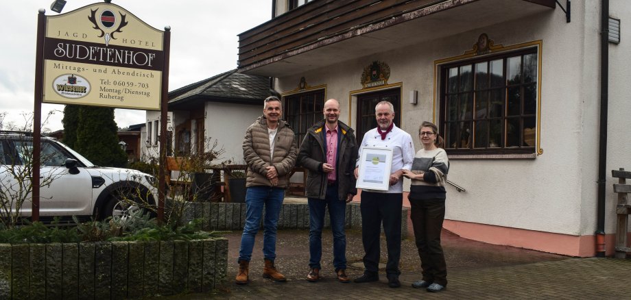 Jagdhotel Sudetenhof feiert erneute Auszeichnung als „Qualitätsgastgeber Wanderbares Deutschland“